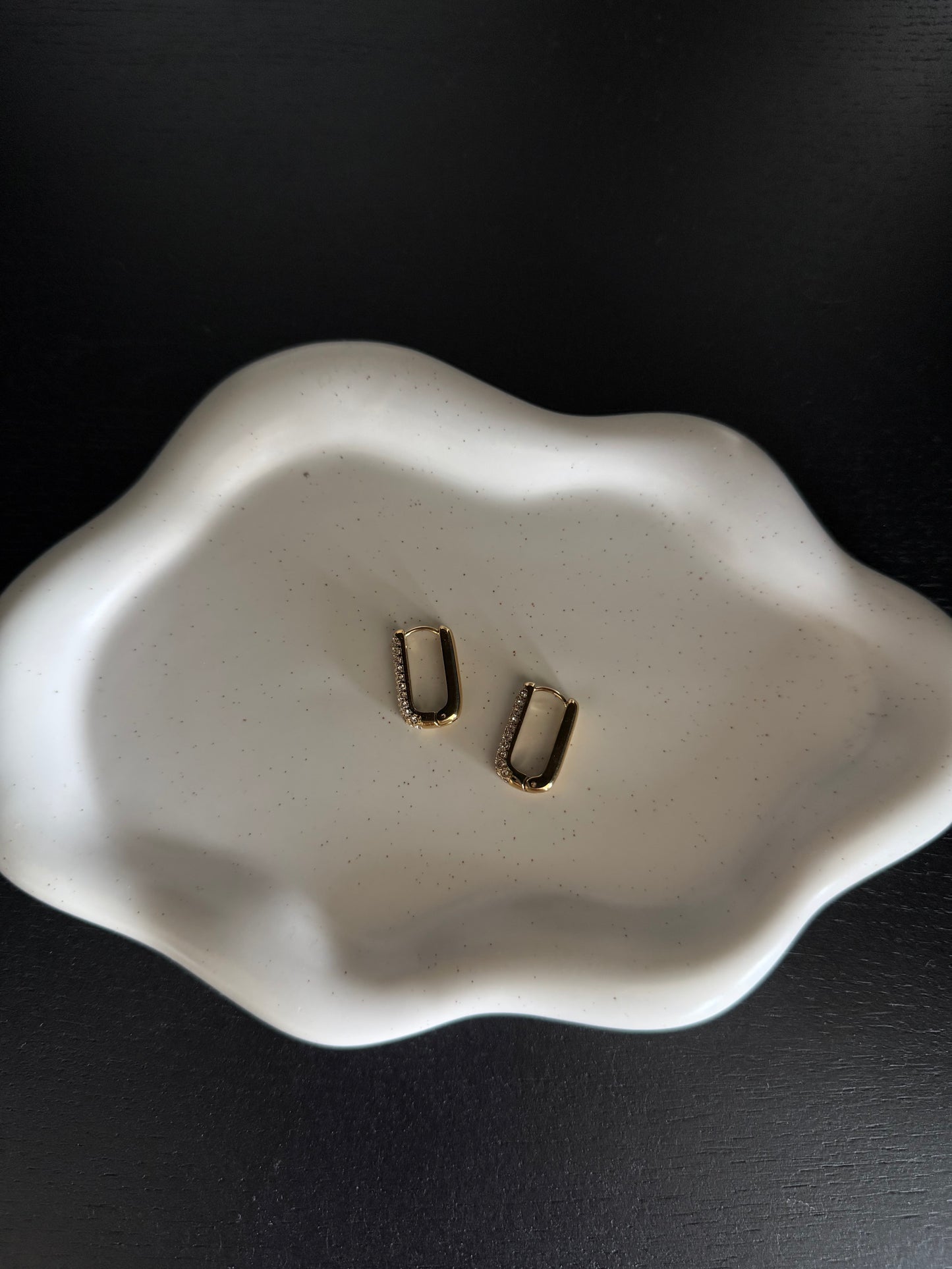 Diamond earrings gold