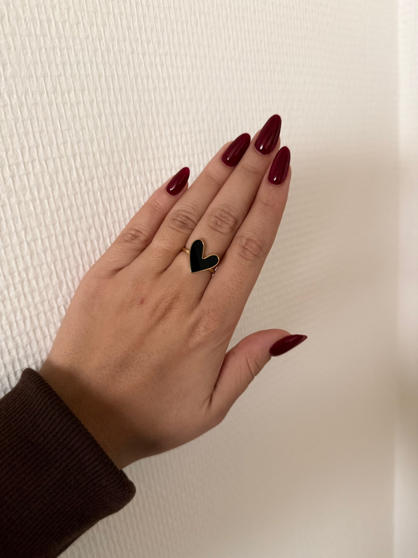 Black heart ring